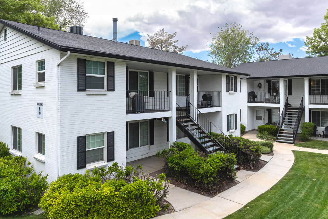 Coventry Manor Condominium in West Valley City, UT - Building Photo