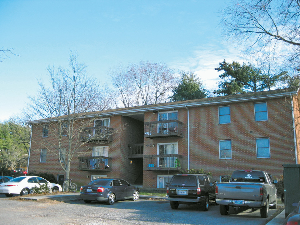 East Roanoke Street in Blacksburg, VA - Building Photo