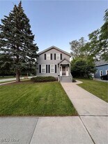 56 Beech St in Berea, OH - Building Photo