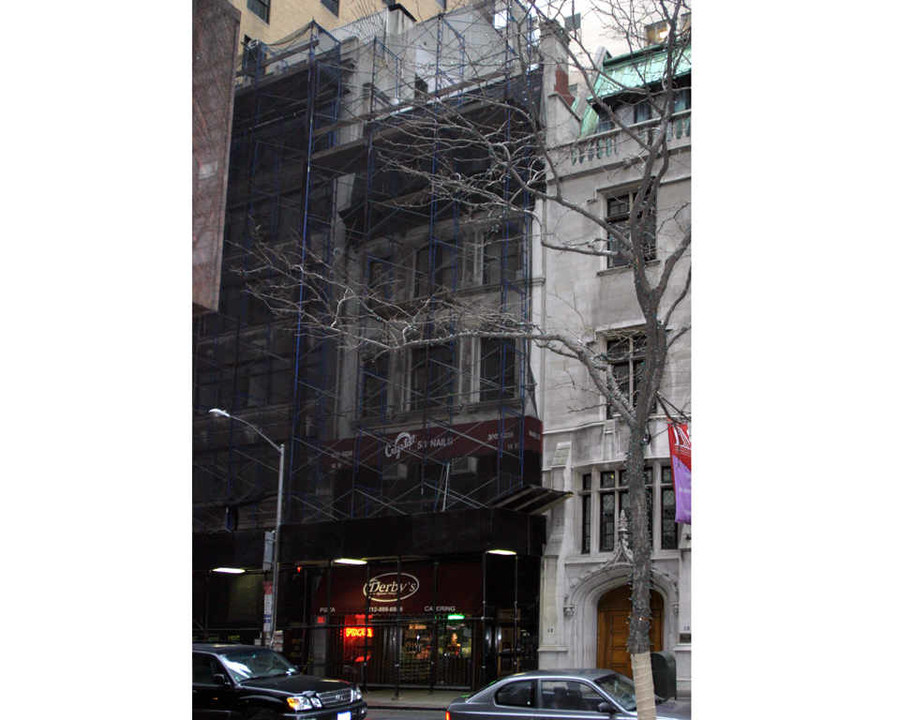 14 E 53rd St in New York, NY - Building Photo