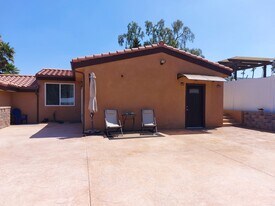 709 Vale View Dr in Vista, CA - Building Photo