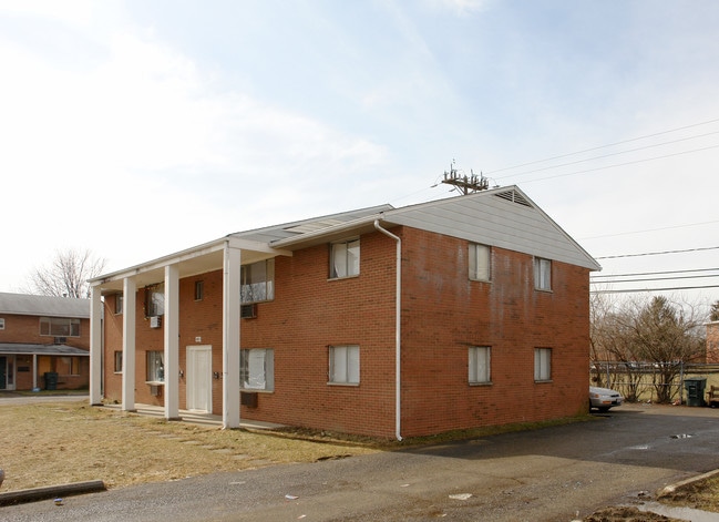 851 Kingsford Rd in Columbus, OH - Foto de edificio - Building Photo
