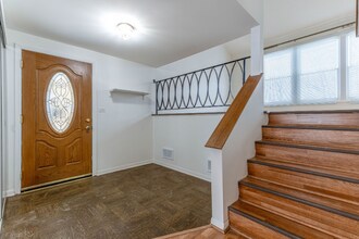 9260 Dee Rd in Des Plaines, IL - Foto de edificio - Building Photo