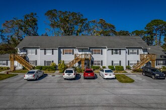 The Manor in Pinellas Park, FL - Building Photo - Building Photo