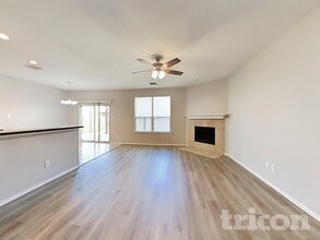 2809 Thistlewood Dr in Seagoville, TX - Foto de edificio - Building Photo