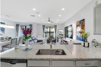 1010 Willow Pl in Riviera Beach, FL - Building Photo - Building Photo