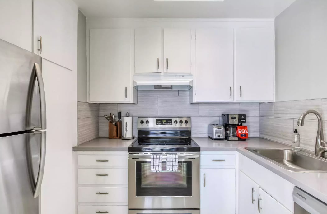 801 Middlefield Rd, Unit 9 in Palo Alto, CA - Building Photo