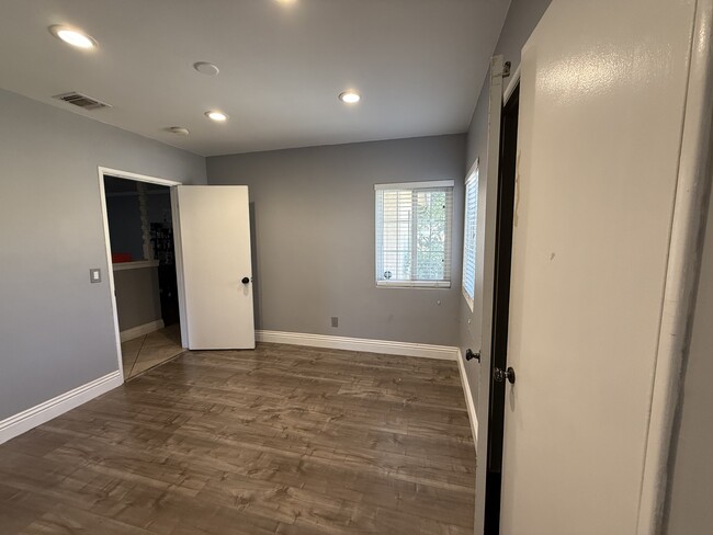 10625 Dempsey Ave in Granada Hills, CA - Building Photo - Building Photo