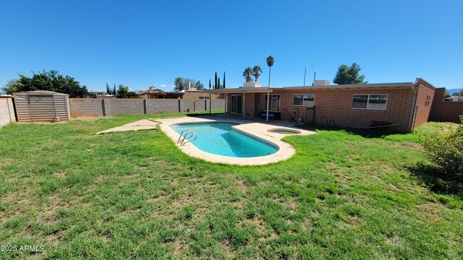 property at 5149 Paseo Las Palmas