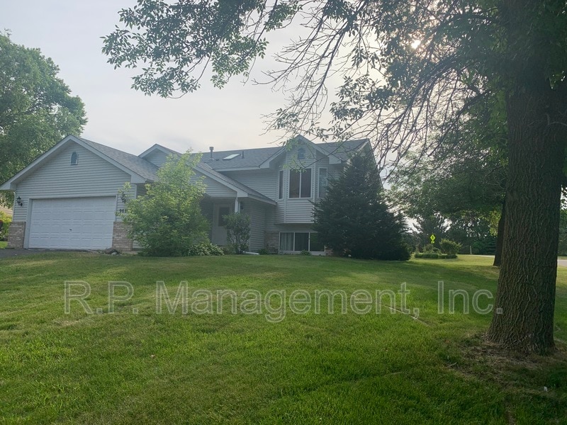 9680 Bluegill Bay in Woodbury, MN - Building Photo