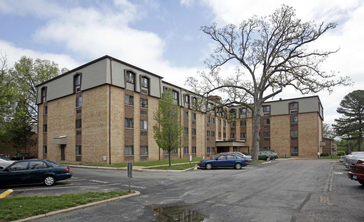 Concordia House in Kirkwood, MO - Building Photo