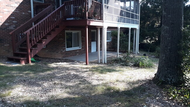 4522 Laurelwood Dr, Unit Basement apartment