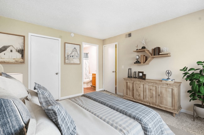 Cottonwood Creek in St. Joseph, MO - Building Photo - Building Photo