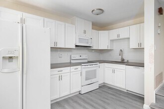 8037 Camino Kiosco in San Diego, CA - Building Photo - Building Photo