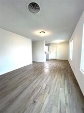 6003 Cameron Rd in Austin, TX - Building Photo - Building Photo