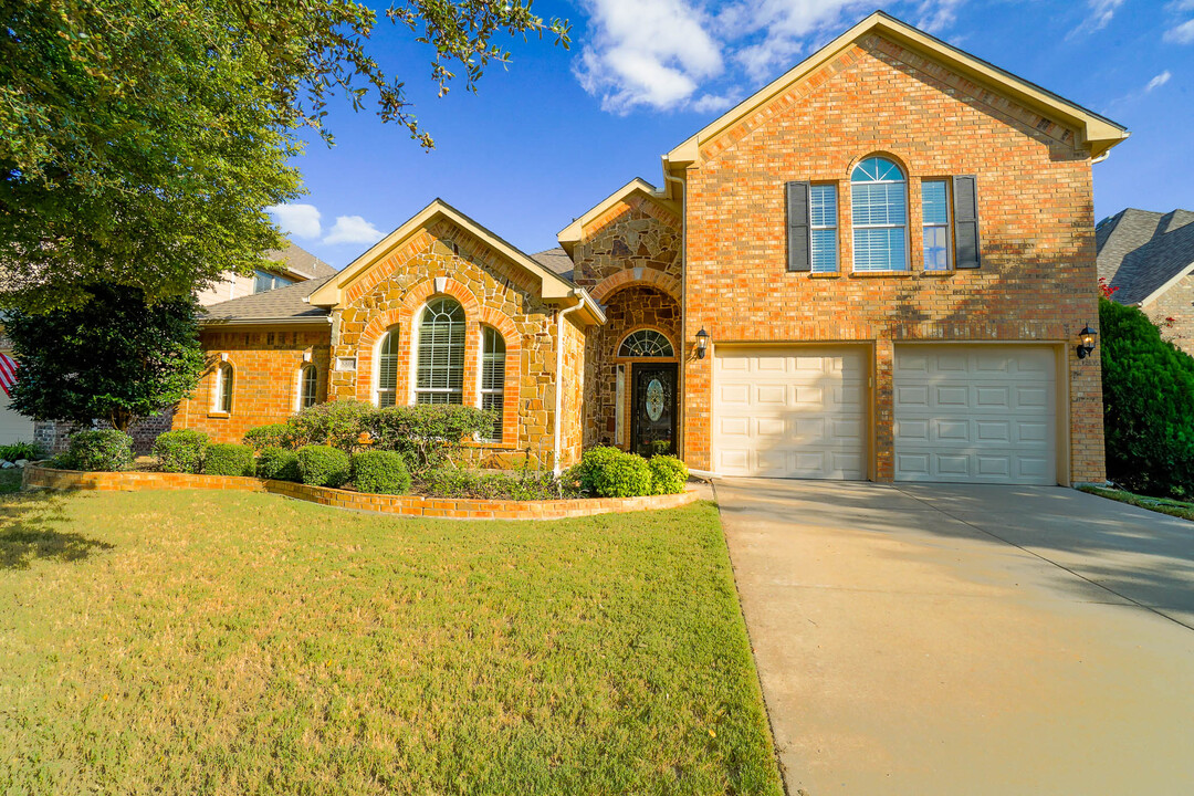 8800 Weston Ln in Lantana, TX - Building Photo