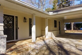 7330 Hunters Branch Dr NE in Atlanta, GA - Building Photo - Building Photo