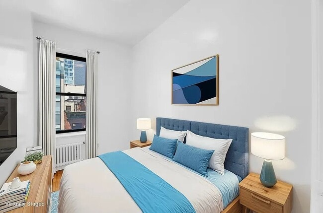 122 Norfolk St, Unit 24 in New York, NY - Building Photo - Building Photo