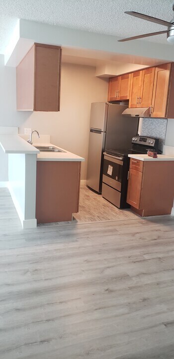 464 S Berendo St in Los Angeles, CA - Building Photo
