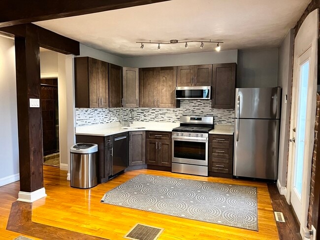property at 8 Edwin St