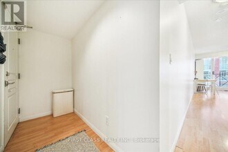 140-140 Simcoe St in Toronto, ON - Building Photo - Building Photo