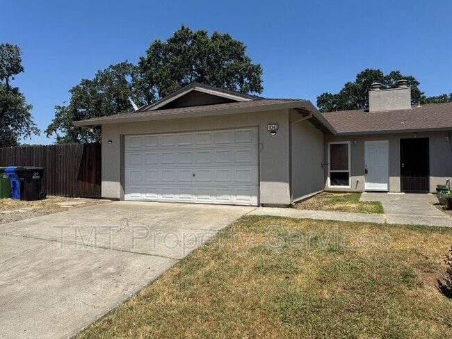 9341 Camada Ct
