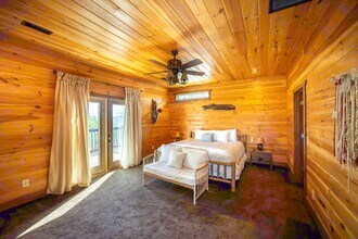 921 Ridge Peak Dr in Blairsville, GA - Building Photo - Building Photo