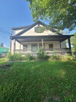 226-228 S Oak St in London, OH - Building Photo