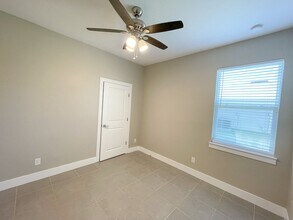 205 Hibiscus Ln in Poinciana, FL - Building Photo - Building Photo