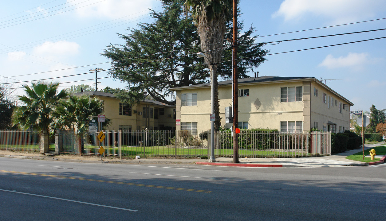 6835 Kester Ave in Van Nuys, CA - Building Photo