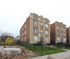 2411-2413 Main St Apartments