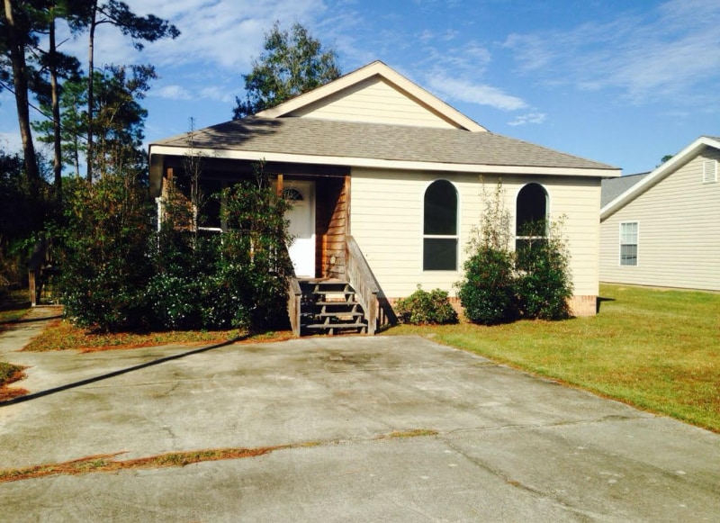 1428 White Wood Dr in Gautier, MS - Building Photo