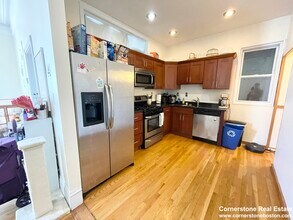 775 Parker St, Unit 1 in Boston, MA - Building Photo - Building Photo