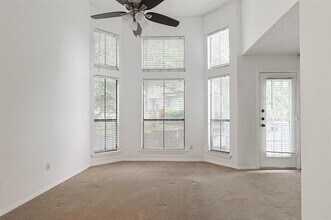 3420 Country Club Dr W in Irving, TX - Building Photo - Building Photo