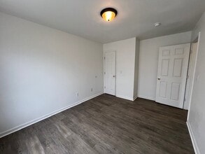 434 Fernway Dr in Burlington, NC - Building Photo - Building Photo