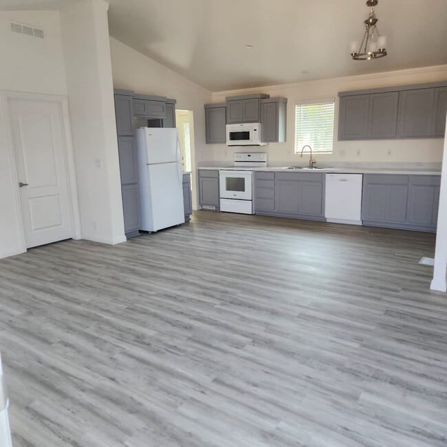 property at 1607 Walton St
