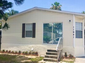 11941 Watergate Cir in Boca Raton, FL - Building Photo