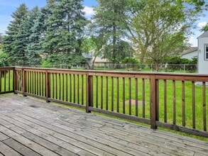 720 Country Ln S in Roselle, IL - Building Photo - Building Photo
