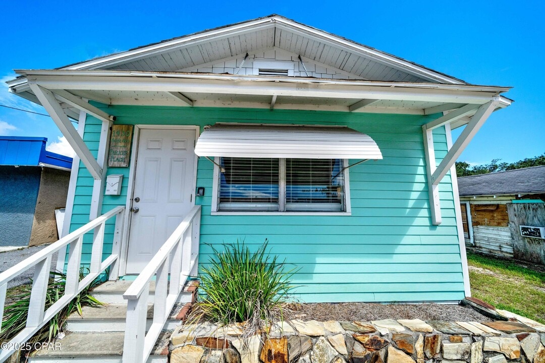 1430 Beck Ave in Panama City, FL - Building Photo