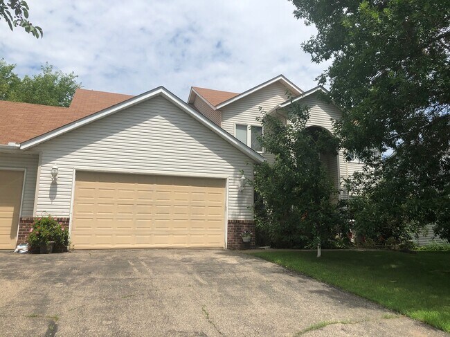 15014 Valley View Pl in Savage, MN - Building Photo - Building Photo