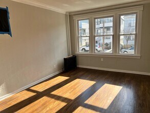 310 Stegman Pkwy in Jersey City, NJ - Building Photo - Building Photo