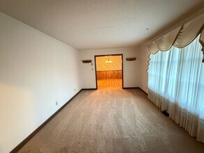 6811 Oakdale Rd in Liberty, NC - Building Photo - Building Photo