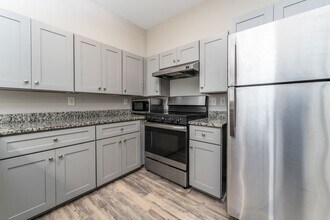 1715 Sherwood St in Greensboro, NC - Building Photo - Building Photo