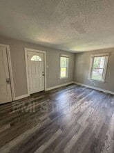 2516 Tyrell Dr in Jennings, MO - Building Photo - Building Photo