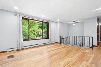 11 Minuteman Way in Shrewsbury, MA - Building Photo - Building Photo