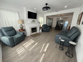 727 Indiana St in San Antonio, TX - Building Photo