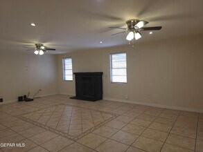 7332 N Loop Dr in El Paso, TX - Building Photo - Building Photo