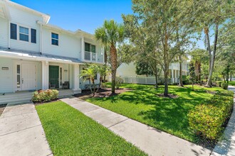 1220 Dakota Dr in Jupiter, FL - Building Photo - Building Photo