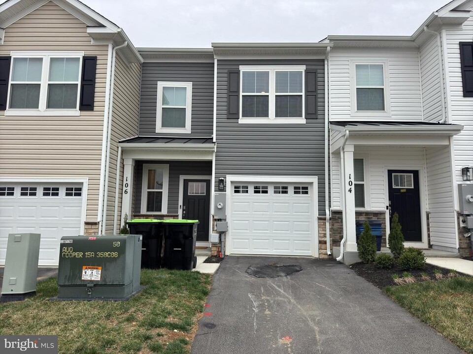 106 Hopi Pl in Winchester, VA - Building Photo