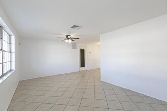 1131 Dartmouth Dr in Holiday, FL - Building Photo - Building Photo